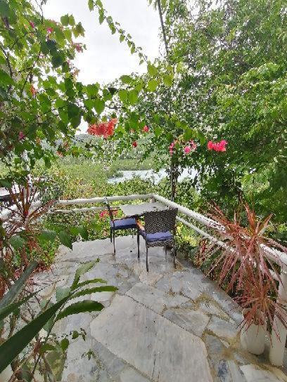 ホテル Lonos Circle Terrace View Romblon エクステリア 写真